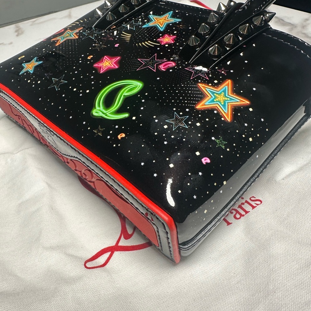 Christian Louboutin Cabata East West Tote Printed Patent Nano - Picture 9 of 10